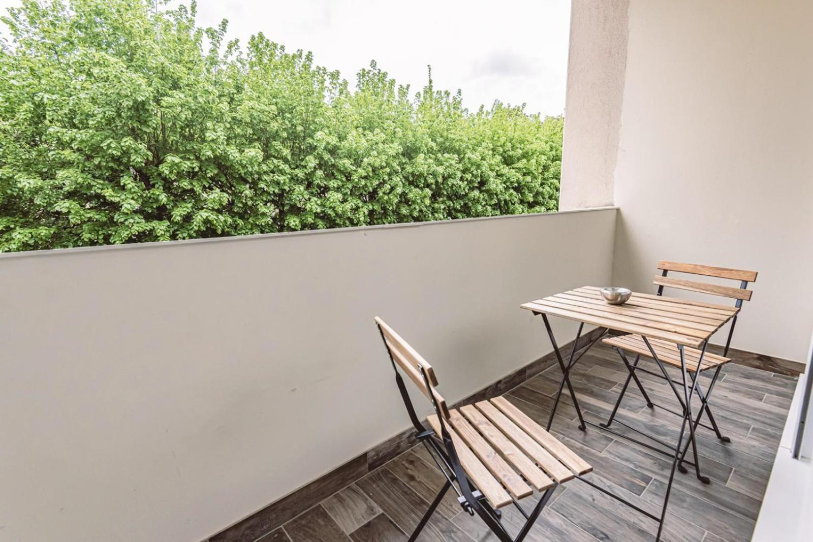 Henri Au Pied De La Cathedrale. Apartment Reims Exterior foto